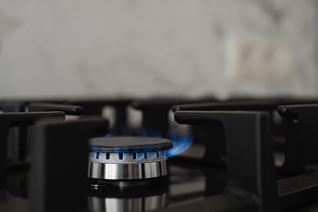 Fogão elétrico gasta muita energia? Saiba como economizar!